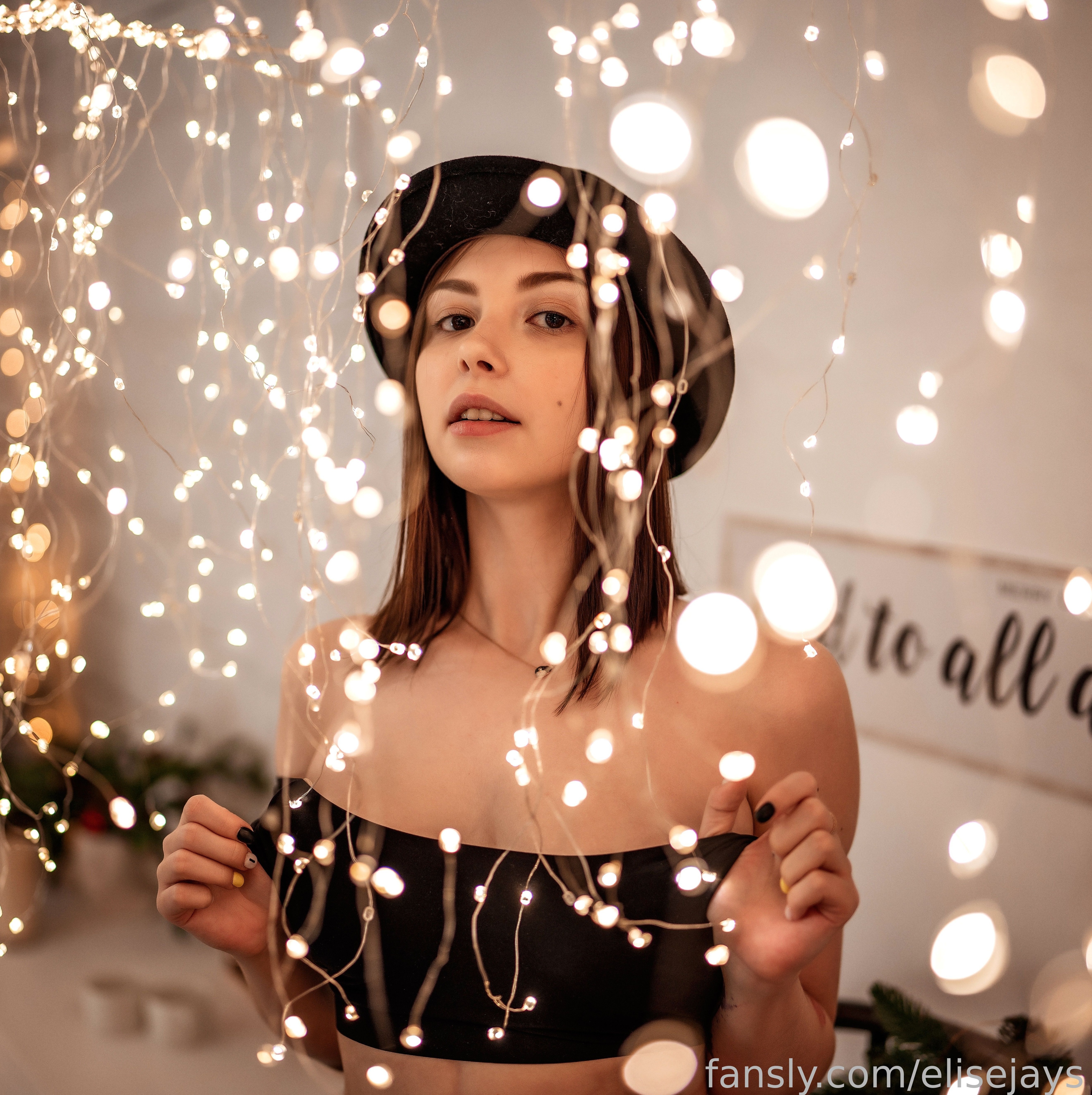 Elizabeth 🌺 — Fansly creator