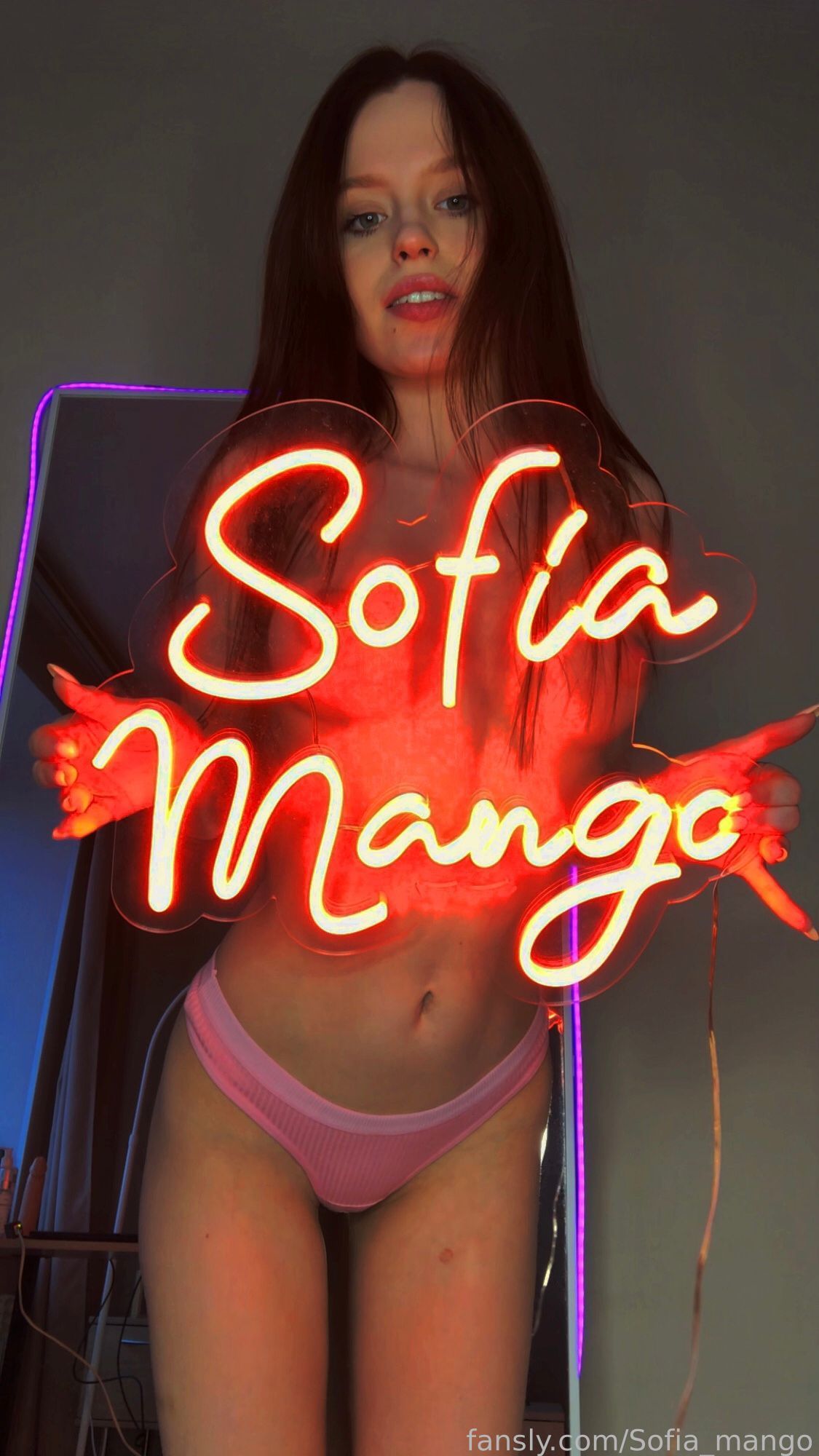 Sofia_mango — Fansly creator