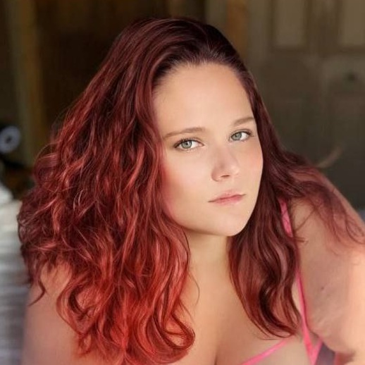 Adriana Hunny — ManyVids creator