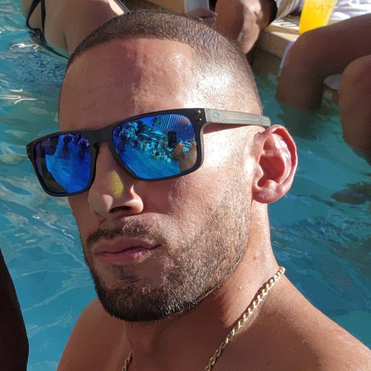 bobbylonng — ManyVids creator