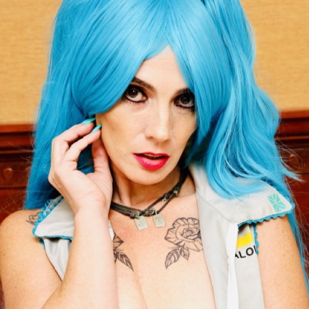ChloeCage — ManyVids creator