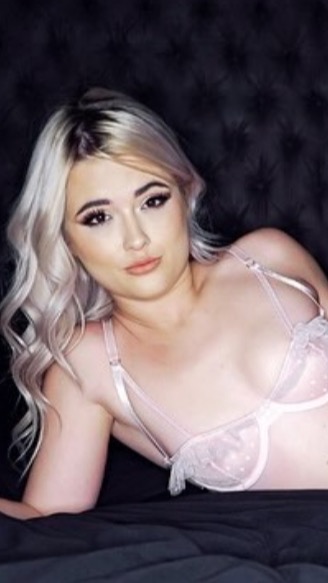 nicolenicholsofficial banner