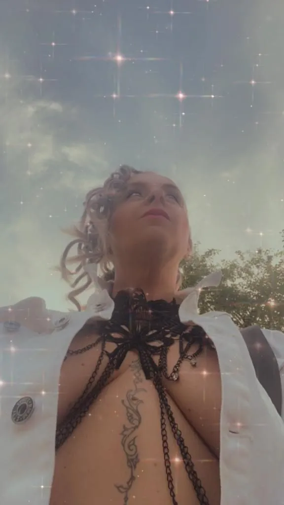Milfkokine — MYM creator